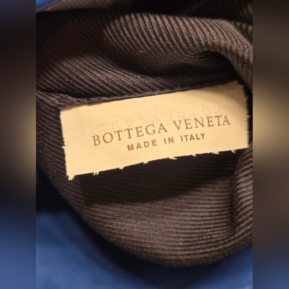 Bottega Veneta Intrecciato Leather Messenger Bag With COA Authentication - Picture 15 of 16